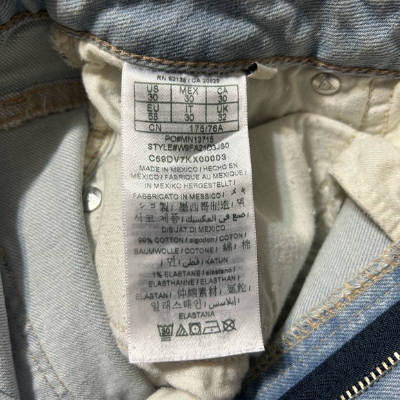 Guess Mom Jeans - Picture 6 of 6